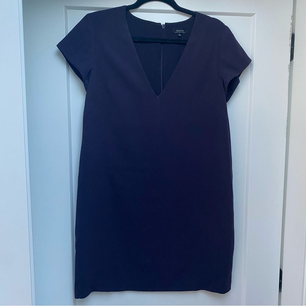 Aritzia Babaton Short Sleeve V Neck Mini Dress, Size 10 🎀